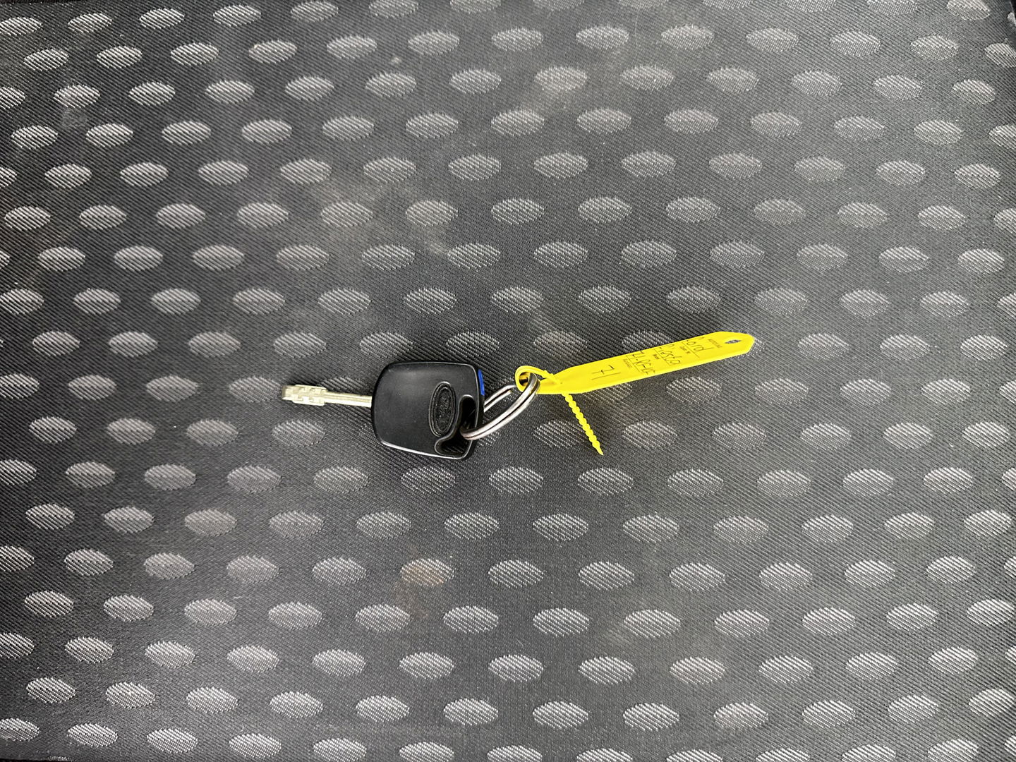 Ford Fiesta 1.3 Futura [ apk tot 09-12-2025 ] * AIRCO | RADIO-CD | 16"ALU *