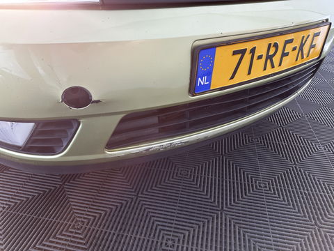 Ford Fiesta 1.3 Futura [ apk tot 09-12-2025 ] * AIRCO | RADIO-CD | 16"ALU *