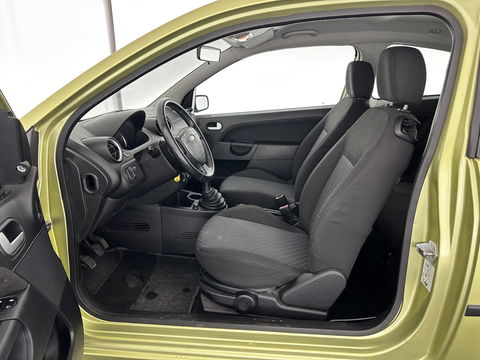 Ford Fiesta 1.3 Futura [ apk tot 09-12-2025 ] * AIRCO | RADIO-CD | 16"ALU *
