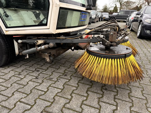 Schmidt SWINGO 200 Compact Sweeper