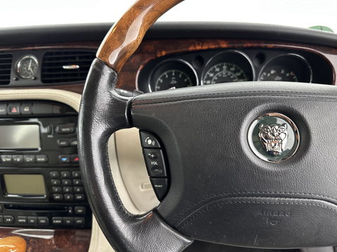 Jaguar XJ 3.5 V8 Executive Aut. *RHD* *FULL-LEATHER | XENON | ECC | PDC | CRUISE*