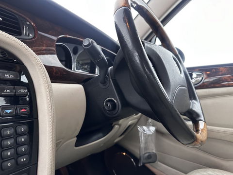 Jaguar XJ 3.5 V8 Executive Aut. *RHD* *FULL-LEATHER | XENON | ECC | PDC | CRUISE*