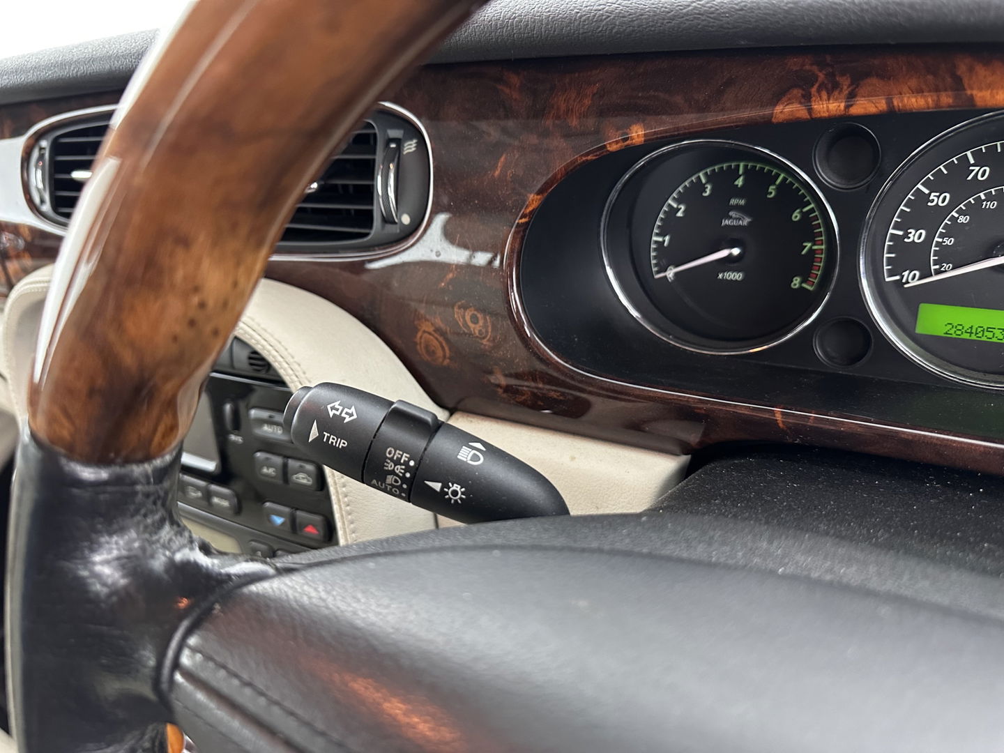 Jaguar XJ 3.5 V8 Executive Aut. *RHD* *FULL-LEATHER | XENON | ECC | PDC | CRUISE*