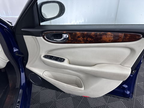 Jaguar XJ 3.5 V8 Executive Aut. *RHD* *FULL-LEATHER | XENON | ECC | PDC | CRUISE*