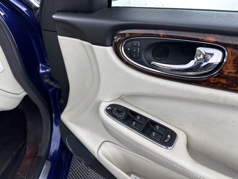Jaguar XJ 3.5 V8 Executive Aut. *RHD* *FULL-LEATHER | XENON | ECC | PDC | CRUISE*