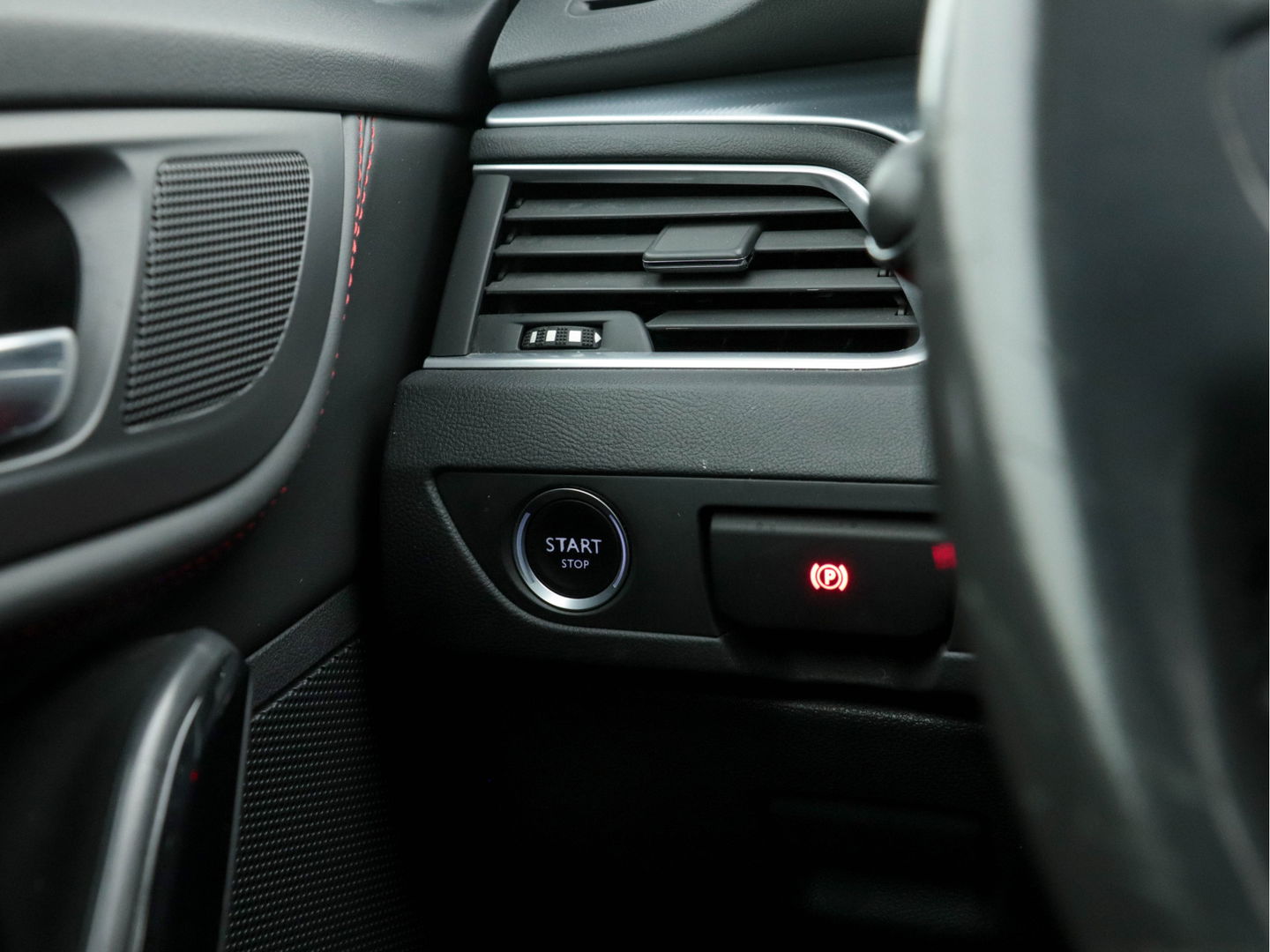 Peugeot 508 2.0 Blue HDi GT-LINE Leather-Pack Aut. *FULL-LEATHER | NAVI-FULLMAP | FULL-LED | JBL-AUDIO | CAMERA | ECC | PDC | CRUISE | MEMORY | MASSAGE | DAB | HUD*