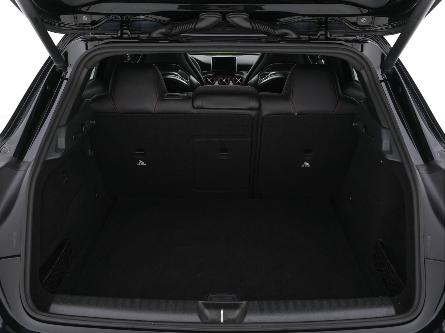 Mercedes-Benz GLA 45 AMG 4-Matic *PANO | PERFORMANCE-SPORT-SEATS | HARMANN/KARDON-AUDIO | NAVI-FULLMAP | DISTRONIC | BLIND-SPOT | BI-XENON | KEYLESS | CAMERA | ECC | PDC | MEMORY-PACK | SPORT-SEATS | 20"ALU*