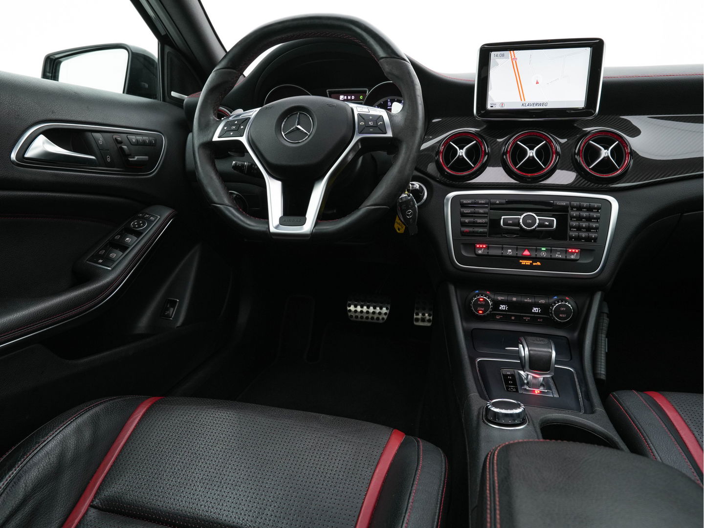 Mercedes-Benz GLA 45 AMG 4-Matic *PANO | PERFORMANCE-SPORT-SEATS | HARMANN/KARDON-AUDIO | NAVI-FULLMAP | DISTRONIC | BLIND-SPOT | BI-XENON | KEYLESS | CAMERA | ECC | PDC | MEMORY-PACK | SPORT-SEATS | 20"ALU*