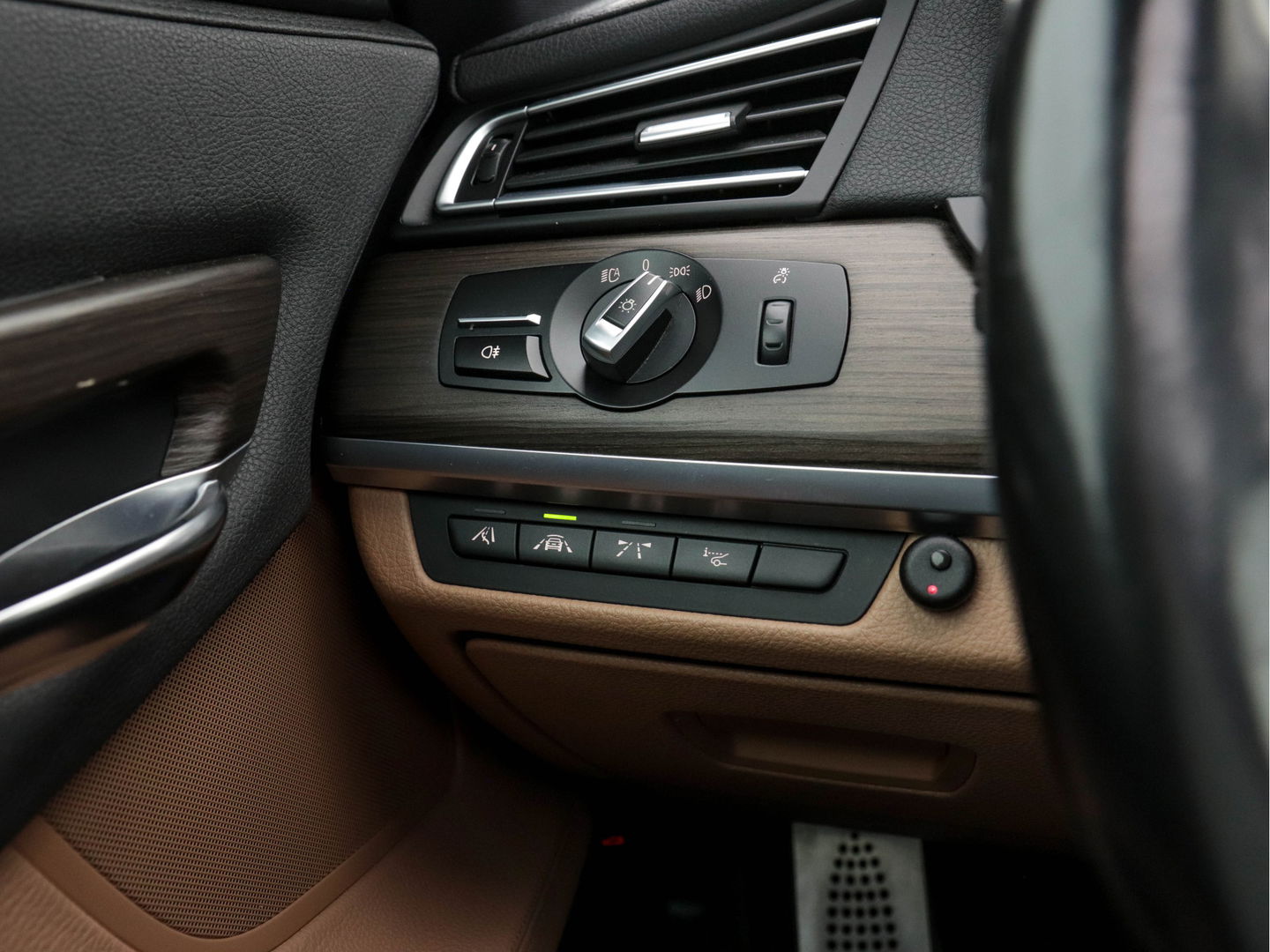 BMW 7 Serie 740d xDrive High Executive M-Sport-Pack Innovation-Pack Aut. *PANO | DAKOTA-FULL-LEATHER | FULL-LED | SURROUND-VIEW | NAVI-FULLMAP | SOFT-CLOSE | HUD | HARMAN/KARDON-SOUNDSYTEM | KEYLESS | ECC | PDC | CRUISE | LANE-ASSIST | MEMORY*