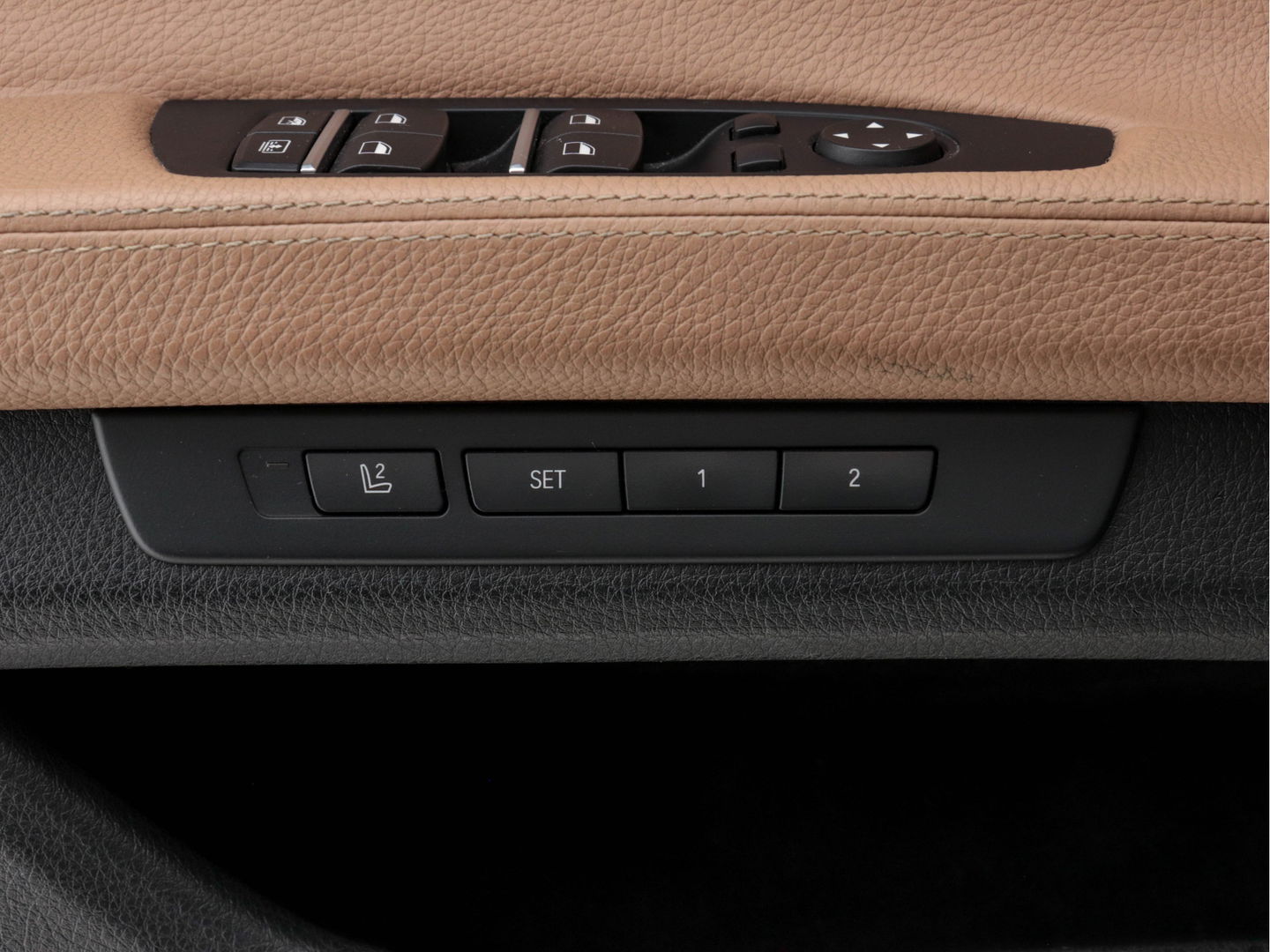 BMW 7 Serie 740d xDrive High Executive M-Sport-Pack Innovation-Pack Aut. *PANO | DAKOTA-FULL-LEATHER | FULL-LED | SURROUND-VIEW | NAVI-FULLMAP | SOFT-CLOSE | HUD | HARMAN/KARDON-SOUNDSYTEM | KEYLESS | ECC | PDC | CRUISE | LANE-ASSIST | MEMORY*