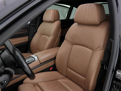 BMW 7 Serie 740d xDrive High Executive M-Sport-Pack Innovation-Pack Aut. *PANO | DAKOTA-FULL-LEATHER | FULL-LED | SURROUND-VIEW | NAVI-FULLMAP | SOFT-CLOSE | HUD | HARMAN/KARDON-SOUNDSYTEM | KEYLESS | ECC | PDC | CRUISE | LANE-ASSIST | MEMORY*