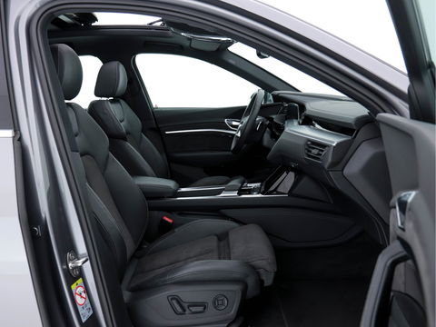 Audi e-tron 55 Quattro Advanced S-line 95 kWh [ 3-Fase ] (INCL-BTW) *PANO | FULL-LED | NAVI-FULLMAP | KEYLESS | LEATHER-MICROFIBRE | AIR-SUSPENSION | CRUISE | DIGI-COCKPIT | MEMORY-PACK | SHIFT-PADDLES | SPORT-SEATS | 20"ALU*