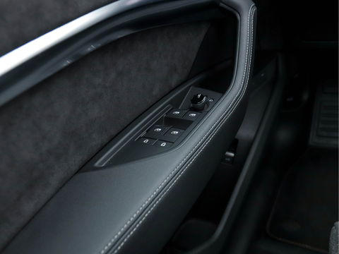 Audi e-tron 55 Quattro Advanced S-line 95 kWh [ 3-Fase ] (INCL-BTW) *PANO | FULL-LED | NAVI-FULLMAP | KEYLESS | LEATHER-MICROFIBRE | AIR-SUSPENSION | CRUISE | DIGI-COCKPIT | MEMORY-PACK | SHIFT-PADDLES | SPORT-SEATS | 20"ALU*