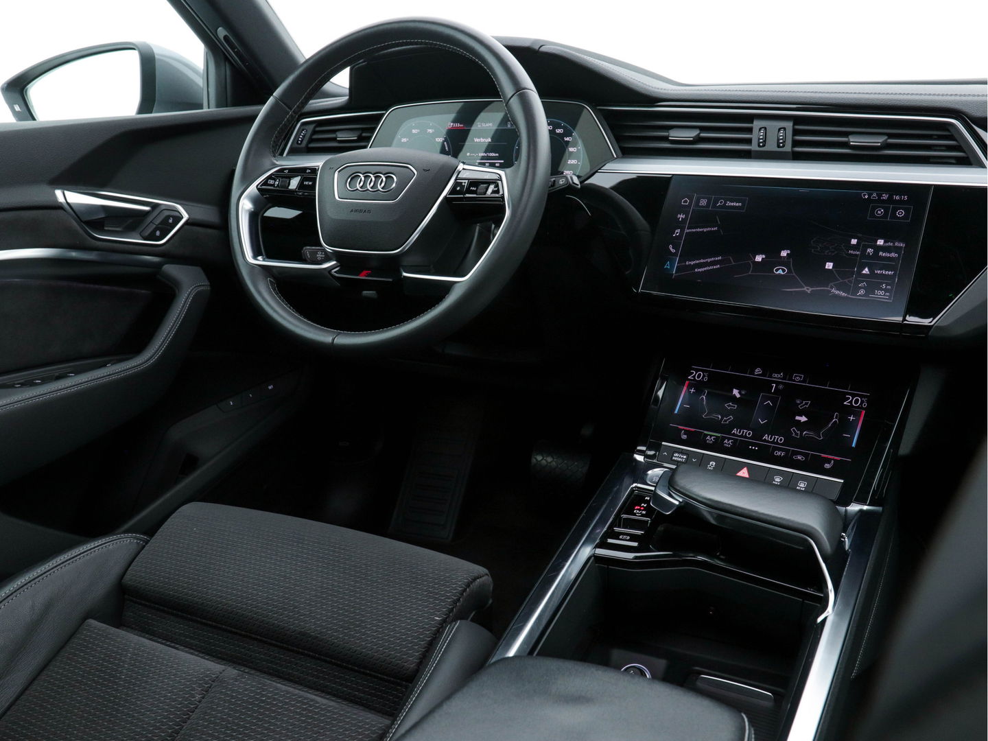 Audi e-tron 55 Quattro Advanced S-line 95 kWh [ 3-Fase ] (INCL-BTW) *PANO | FULL-LED | NAVI-FULLMAP | KEYLESS | LEATHER-MICROFIBRE | AIR-SUSPENSION | CRUISE | DIGI-COCKPIT | MEMORY-PACK | SHIFT-PADDLES | SPORT-SEATS | 20"ALU*