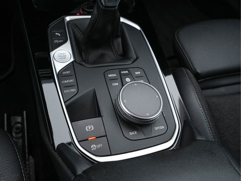BMW 1-serie 116d Executive Edition Sport-Line *DIGI-COCKPIT | FULL-LED | NAVI-FULLMAP | LEATHER-MICROFIBRE | AMBIENT-LIGHT | ECC | PDC | APP-CONNECT | CRUISE | SPORT-SEATS | 17"ALU*