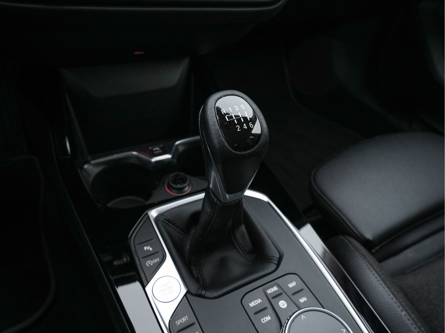 BMW 1-serie 116d Executive Edition Sport-Line *DIGI-COCKPIT | FULL-LED | NAVI-FULLMAP | LEATHER-MICROFIBRE | AMBIENT-LIGHT | ECC | PDC | APP-CONNECT | CRUISE | SPORT-SEATS | 17"ALU*