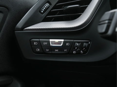 BMW 1-serie 116d Executive Edition Sport-Line *DIGI-COCKPIT | FULL-LED | NAVI-FULLMAP | LEATHER-MICROFIBRE | AMBIENT-LIGHT | ECC | PDC | APP-CONNECT | CRUISE | SPORT-SEATS | 17"ALU*