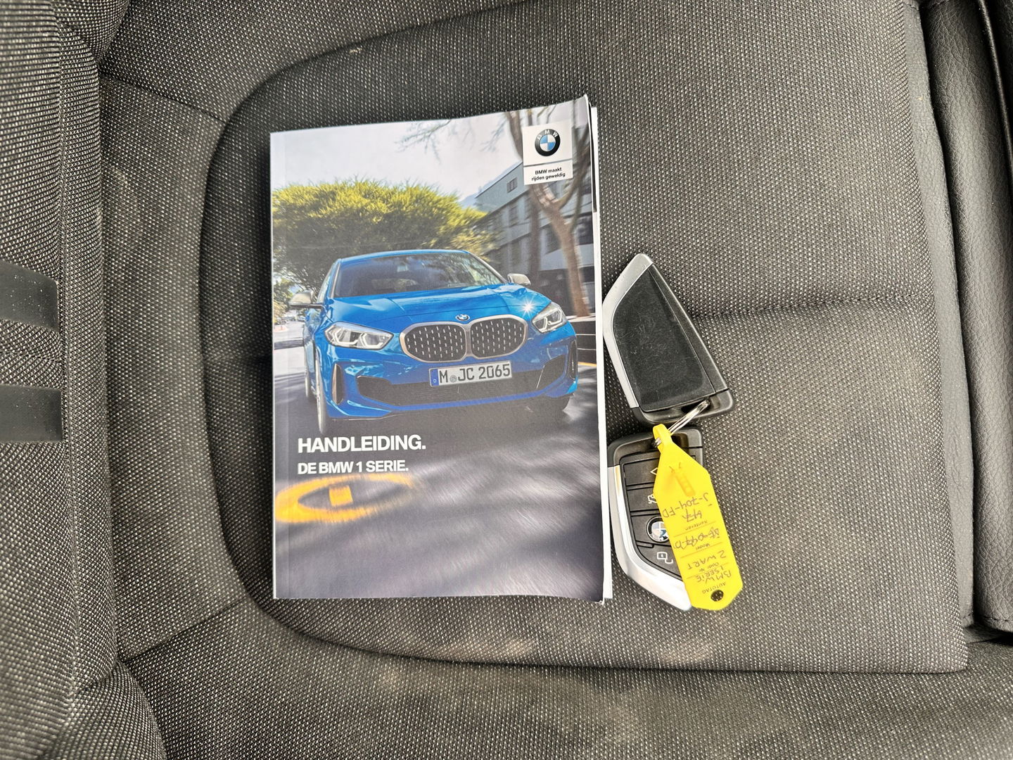 BMW 1-serie 116d Executive Edition Sport-Line *DIGI-COCKPIT | FULL-LED | NAVI-FULLMAP | LEATHER-MICROFIBRE | AMBIENT-LIGHT | ECC | PDC | APP-CONNECT | CRUISE | SPORT-SEATS | 17"ALU*
