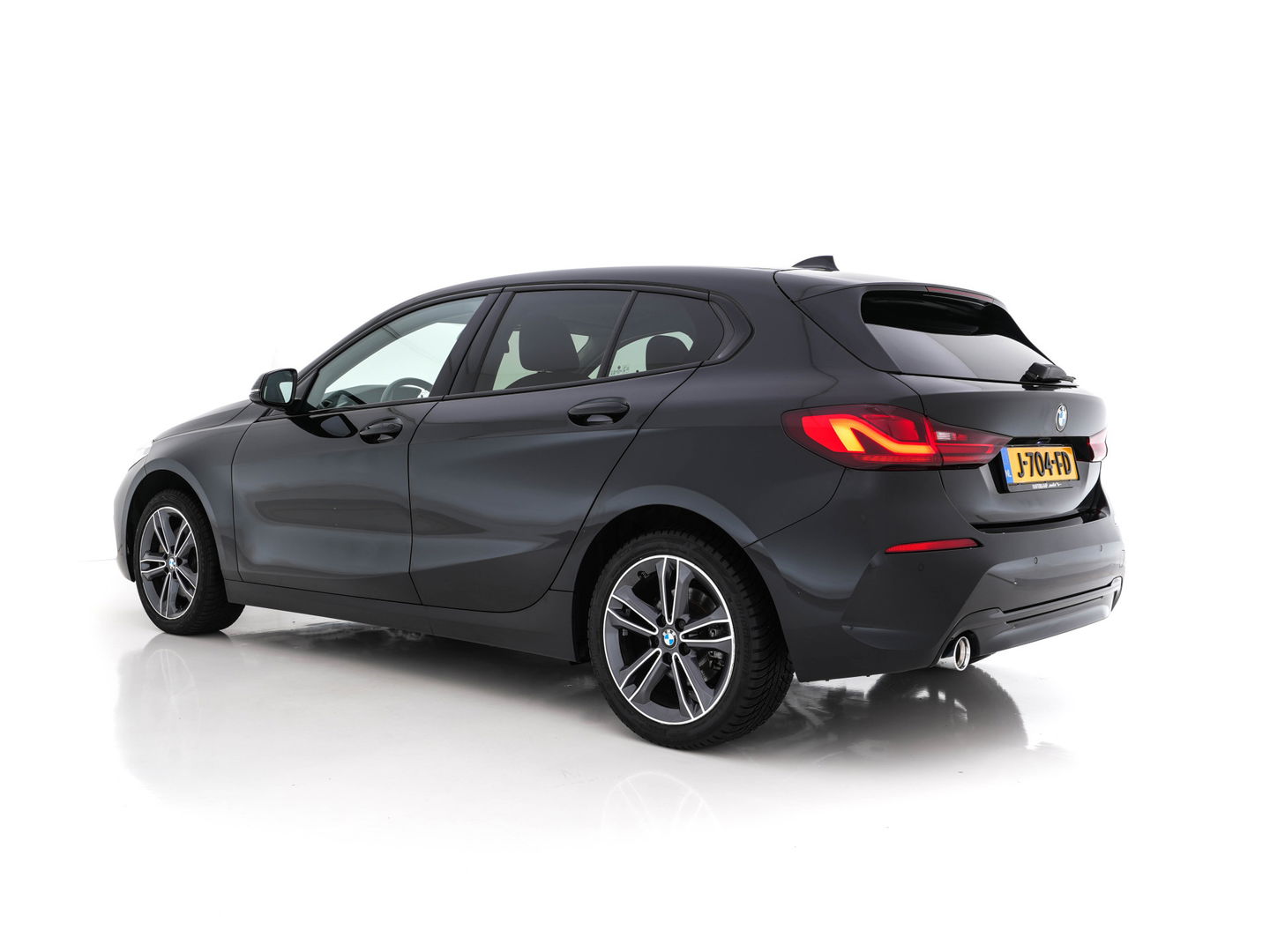 BMW 1-serie 116d Executive Edition Sport-Line *DIGI-COCKPIT | FULL-LED | NAVI-FULLMAP | LEATHER-MICROFIBRE | AMBIENT-LIGHT | ECC | PDC | APP-CONNECT | CRUISE | SPORT-SEATS | 17"ALU*