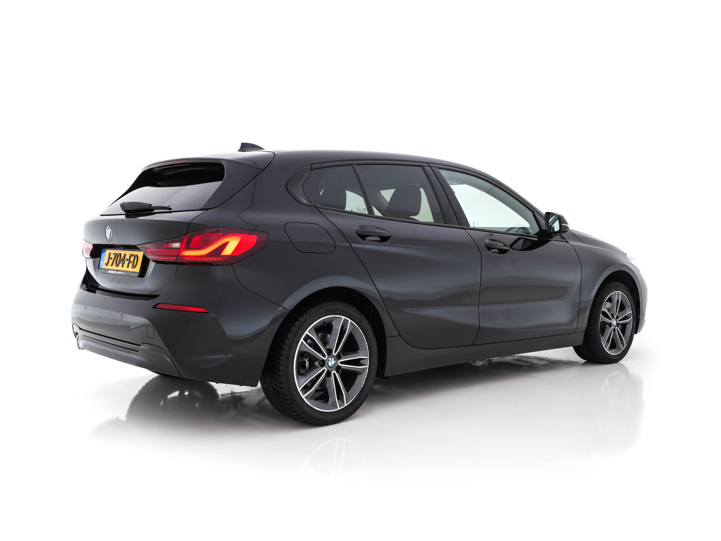 BMW 1-serie 116d Executive Edition Sport-Line *DIGI-COCKPIT | FULL-LED | NAVI-FULLMAP | LEATHER-MICROFIBRE | AMBIENT-LIGHT | ECC | PDC | APP-CONNECT | CRUISE | SPORT-SEATS | 17"ALU*