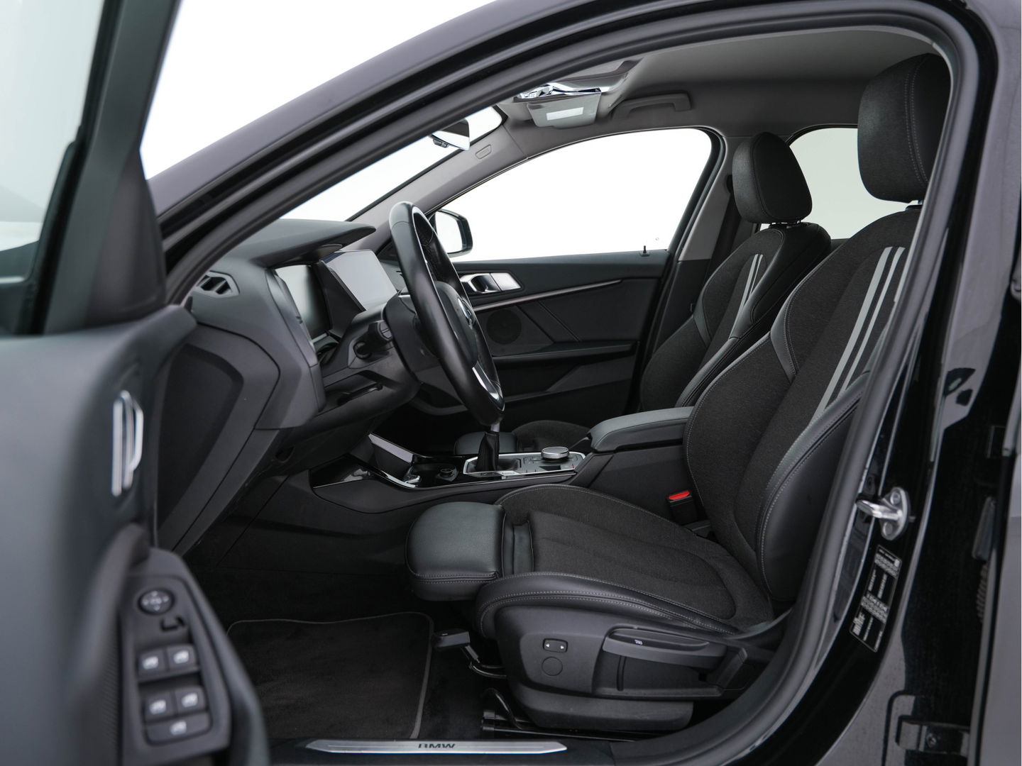 BMW 1-serie 116d Executive Edition Sport-Line *DIGI-COCKPIT | FULL-LED | NAVI-FULLMAP | LEATHER-MICROFIBRE | AMBIENT-LIGHT | ECC | PDC | APP-CONNECT | CRUISE | SPORT-SEATS | 17"ALU*