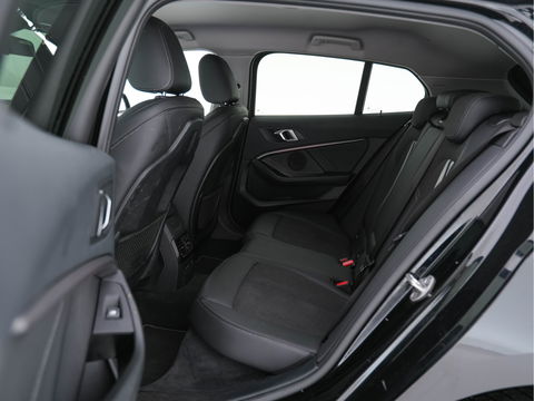 BMW 1-serie 116d Executive Edition Sport-Line *DIGI-COCKPIT | FULL-LED | NAVI-FULLMAP | LEATHER-MICROFIBRE | AMBIENT-LIGHT | ECC | PDC | APP-CONNECT | CRUISE | SPORT-SEATS | 17"ALU*