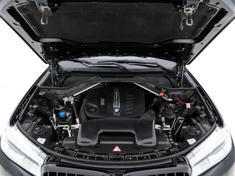 BMW X6 xDrive40d High Executive M-Performance-Sport-Pack Aut. *PANO | BANG&OLUFSEN-SURROUND | HUD | SOFT-CLOSE | FULL-LED | MEMORY-PACK | DIGI-COCKPIT | MERINO-FULL-LEATHER | KEYLESS | CAMERA | NAVI-FULLMAP | SPORT-SEATS | 21"ALU*