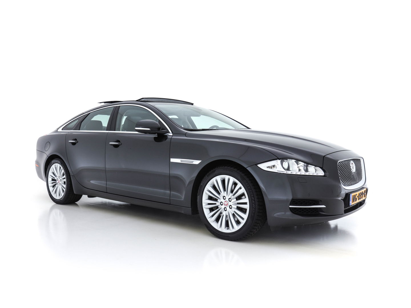 Jaguar XJ 3.0 V6D Portfolio Long-Wheel-Base Aut. *PANO | NAVI-FULLMAP | NAPPA-FULL-LEATHER  | BI-XENON | MERIDIAN-AUDIO | MEMORY-SEATS | KEYLESS | CAMERA | ECC | PDC | CRUISE*