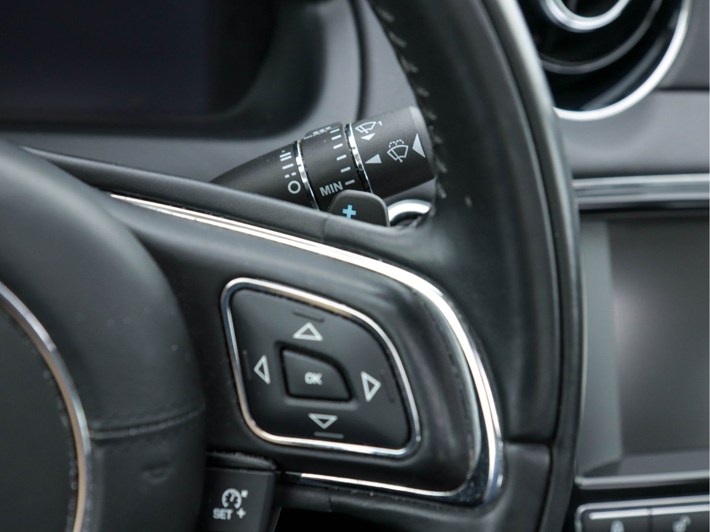 Jaguar XJ 3.0 V6D Portfolio Long-Wheel-Base Aut. *PANO | NAVI-FULLMAP | NAPPA-FULL-LEATHER  | BI-XENON | MERIDIAN-AUDIO | MEMORY-SEATS | KEYLESS | CAMERA | ECC | PDC | CRUISE*