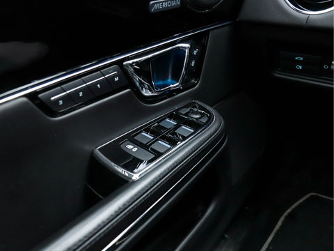 Jaguar XJ 3.0 V6D Portfolio Long-Wheel-Base Aut. *PANO | NAVI-FULLMAP | NAPPA-FULL-LEATHER  | BI-XENON | MERIDIAN-AUDIO | MEMORY-SEATS | KEYLESS | CAMERA | ECC | PDC | CRUISE*