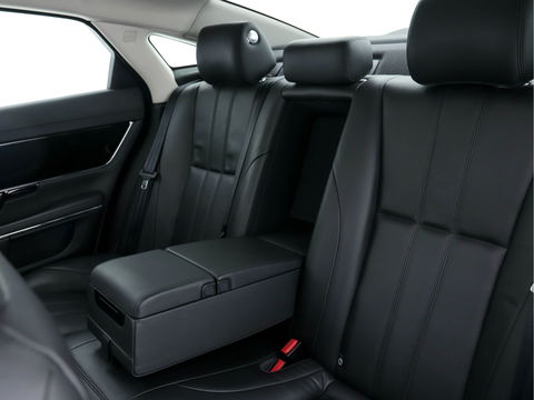 Jaguar XJ 3.0 V6D Portfolio Long-Wheel-Base Aut. *PANO | NAVI-FULLMAP | NAPPA-FULL-LEATHER  | BI-XENON | MERIDIAN-AUDIO | MEMORY-SEATS | KEYLESS | CAMERA | ECC | PDC | CRUISE*