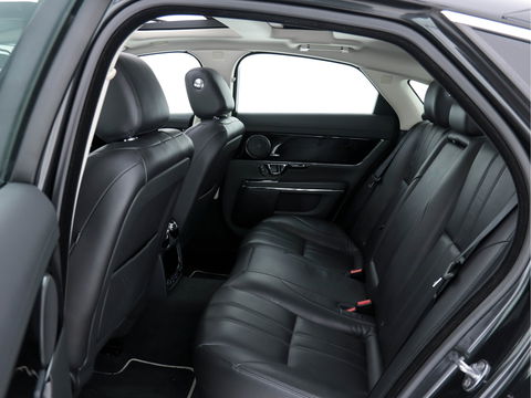 Jaguar XJ 3.0 V6D Portfolio Long-Wheel-Base Aut. *PANO | NAVI-FULLMAP | NAPPA-FULL-LEATHER  | BI-XENON | MERIDIAN-AUDIO | MEMORY-SEATS | KEYLESS | CAMERA | ECC | PDC | CRUISE*