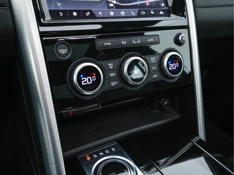 Land Rover Discovery 3.0 Td6 First Edition 7-pers. "WINDSOR" *PANO | FULL-LED | MERIDIAN-AUDIO | NAPPA-FULL-LEATHER | NAVI-FULLMAP | KEYLESS | DAB | AIR-SUSPENSION | ECC | PDC | CRUISE | MEMORY-PACK | COMFORT-SEATS | LANE-ASSIST*