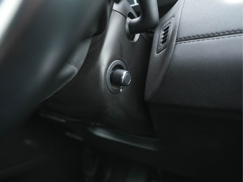 Land Rover Discovery 3.0 Td6 First Edition 7-pers. "WINDSOR" *PANO | FULL-LED | MERIDIAN-AUDIO | NAPPA-FULL-LEATHER | NAVI-FULLMAP | KEYLESS | DAB | AIR-SUSPENSION | ECC | PDC | CRUISE | MEMORY-PACK | COMFORT-SEATS | LANE-ASSIST*
