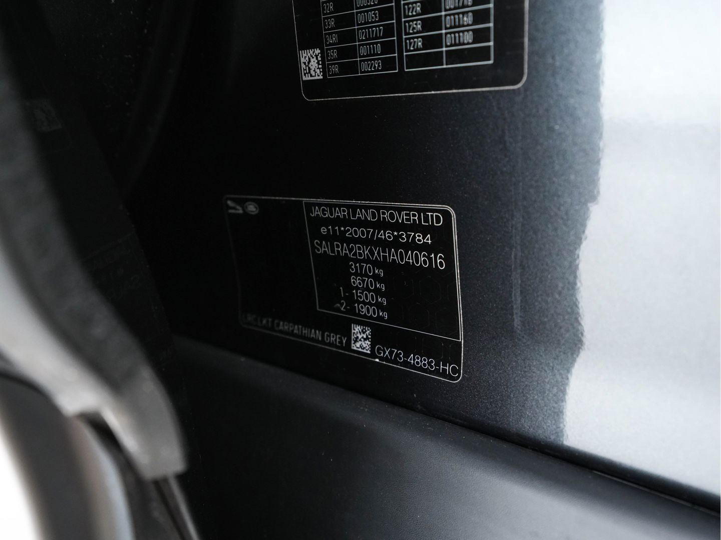 Land Rover Discovery 3.0 Td6 First Edition 7-pers. "WINDSOR" *PANO | FULL-LED | MERIDIAN-AUDIO | NAPPA-FULL-LEATHER | NAVI-FULLMAP | KEYLESS | DAB | AIR-SUSPENSION | ECC | PDC | CRUISE | MEMORY-PACK | COMFORT-SEATS | LANE-ASSIST*