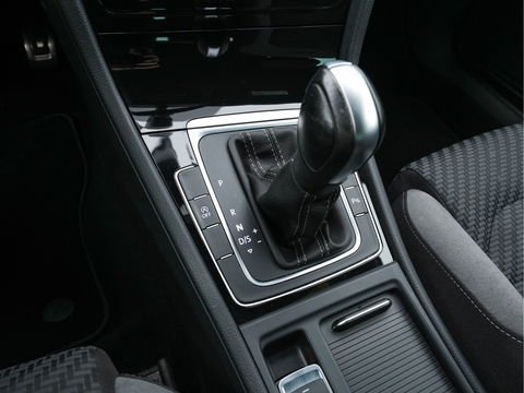 Volkswagen GOLF Variant 1.5 TSI Highline-Business R-Line-Sportpack Aut. *DIGI-COCKPIT |  FULL-LED | BLIND-SPOT | DAB | NAVI-FULLMAP | ADAPTIVE-CRUISE | ECC | PDC | SPORT-SEATS | PARKPILOT | 17"ALU*