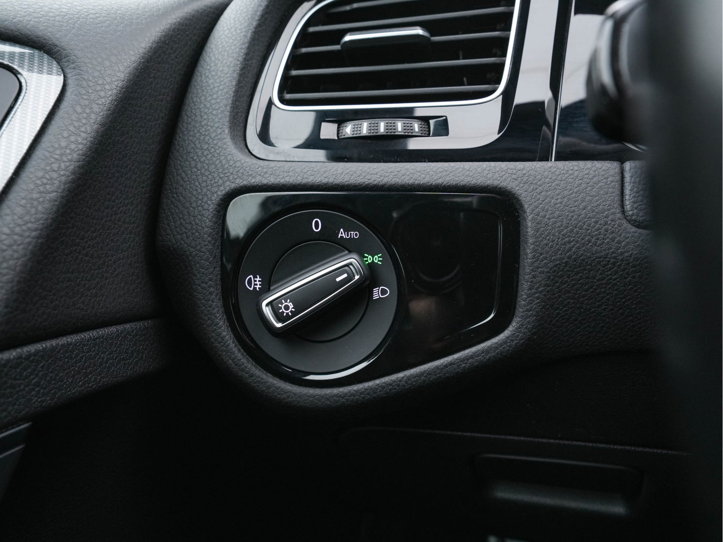 Volkswagen GOLF Variant 1.5 TSI Highline-Business R-Line-Sportpack Aut. *DIGI-COCKPIT |  FULL-LED | BLIND-SPOT | DAB | NAVI-FULLMAP | ADAPTIVE-CRUISE | ECC | PDC | SPORT-SEATS | PARKPILOT | 17"ALU*
