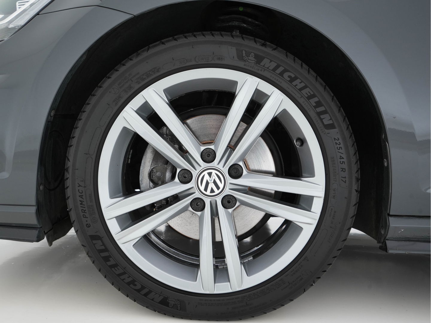 Volkswagen GOLF Variant 1.5 TSI Highline-Business R-Line-Sportpack Aut. *DIGI-COCKPIT | FULL-LED | BLIND-SPOT | DAB | NAVI-FULLMAP | ADAPTIVE-CRUISE | ECC | PDC | SPORT-SEATS | PARKPILOT | 17"ALU*