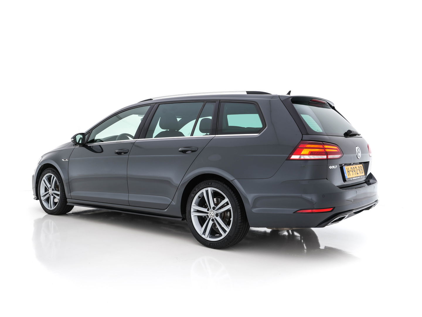 Volkswagen GOLF Variant 1.5 TSI Highline-Business R-Line-Sportpack Aut. *DIGI-COCKPIT |  FULL-LED | BLIND-SPOT | DAB | NAVI-FULLMAP | ADAPTIVE-CRUISE | ECC | PDC | SPORT-SEATS | PARKPILOT | 17"ALU*
