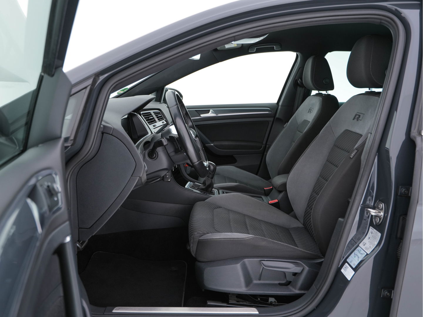 Volkswagen GOLF Variant 1.5 TSI Highline-Business R-Line-Sportpack Aut. *DIGI-COCKPIT |  FULL-LED | BLIND-SPOT | DAB | NAVI-FULLMAP | ADAPTIVE-CRUISE | ECC | PDC | SPORT-SEATS | PARKPILOT | 17"ALU*