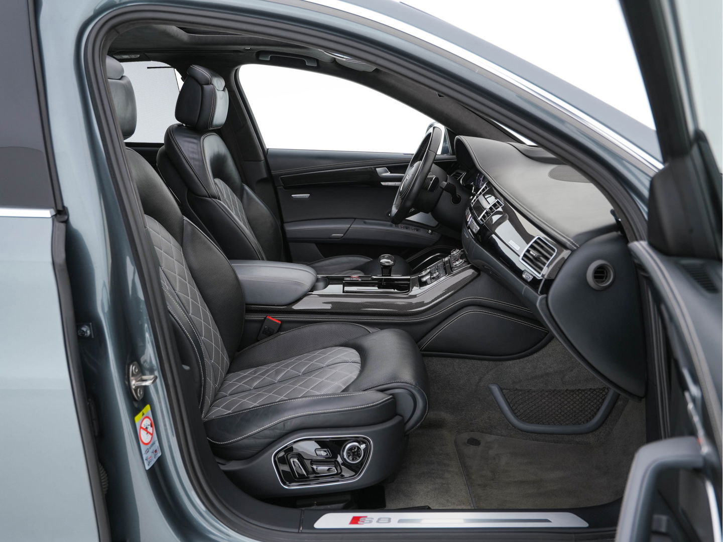 Audi S8 4.0 TFSI Quattro Pro Line+ Aut. * PANO | CERAMIC-BRAKES | BANG/OLUFSEN-SURROND | VALCONA-EXCLUSIVE-FULL-LEATHER | DAB | NIGHT-VISION | HUD | ACC | LANE-ASSIST | SURROUND-VIEW | MATRIX-LED | MEMORY-PACK | NAVI-FULLMAP |