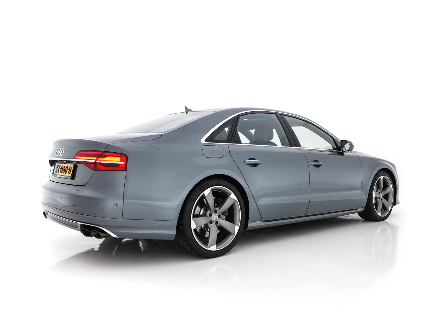 Audi S8 4.0 TFSI Quattro Pro Line+ Aut. * PANO | CERAMIC-BRAKES | BANG/OLUFSEN-SURROND | VALCONA-EXCLUSIVE-FULL-LEATHER | DAB | NIGHT-VISION | HUD | ACC | LANE-ASSIST | SURROUND-VIEW | MATRIX-LED | MEMORY-PACK | NAVI-FULLMAP |