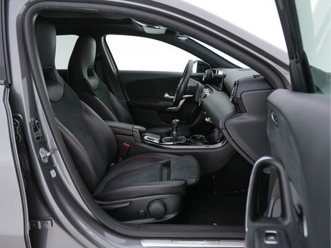 Mercedes-Benz A-Klasse 180 Business Solution AMG-Sport-Pack *PANO | WIDE-SCREEN-COCKPIT | FULL-LED | LEATHER-MICROFIBRE | CAMERA | ECC | PDC | CRUISE | SPORT-SEATS | 18"ALU*