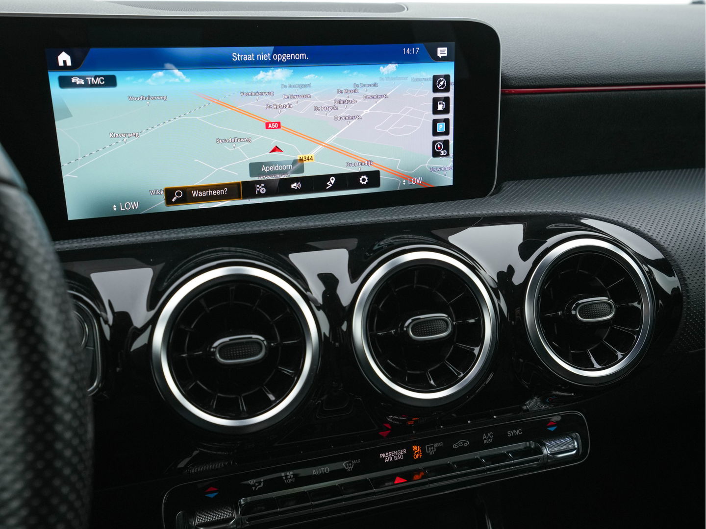 Mercedes-Benz A-Klasse 180 AMG-Sport-Pack Business Solution *PANO | WIDESCREEN-DIGI-COCKPIT | FULL-LED | LEATHER-MICROFIBRE | CAMERA | ECC | PDC | CRUISE | HEATED-SPORTSEATS | PRIVACY-GLASS | 18"ALU*