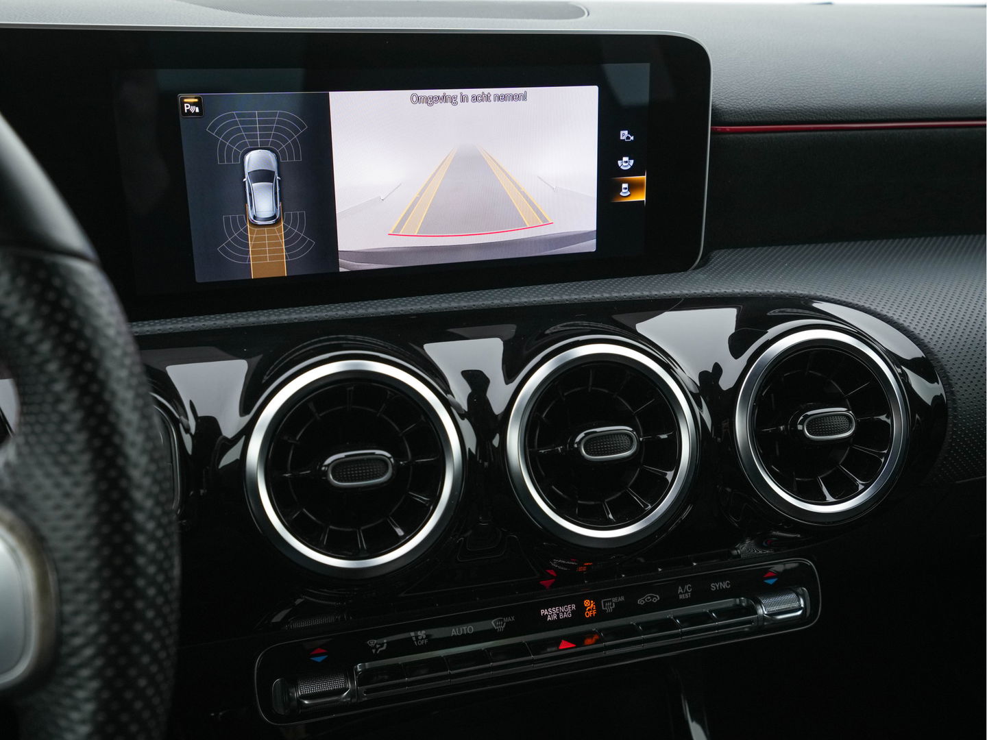 Mercedes-Benz A-Klasse 180 Business Solution AMG-Sport-Pack *PANO | WIDE-SCREEN-COCKPIT | FULL-LED | LEATHER-MICROFIBRE | CAMERA | ECC | PDC | CRUISE | SPORT-SEATS | 18"ALU*