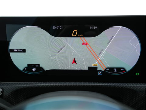 Mercedes-Benz A-Klasse 180 Business Solution AMG-Sport-Pack *PANO | WIDE-SCREEN-COCKPIT | FULL-LED | LEATHER-MICROFIBRE | CAMERA | ECC | PDC | CRUISE | SPORT-SEATS | 18"ALU*