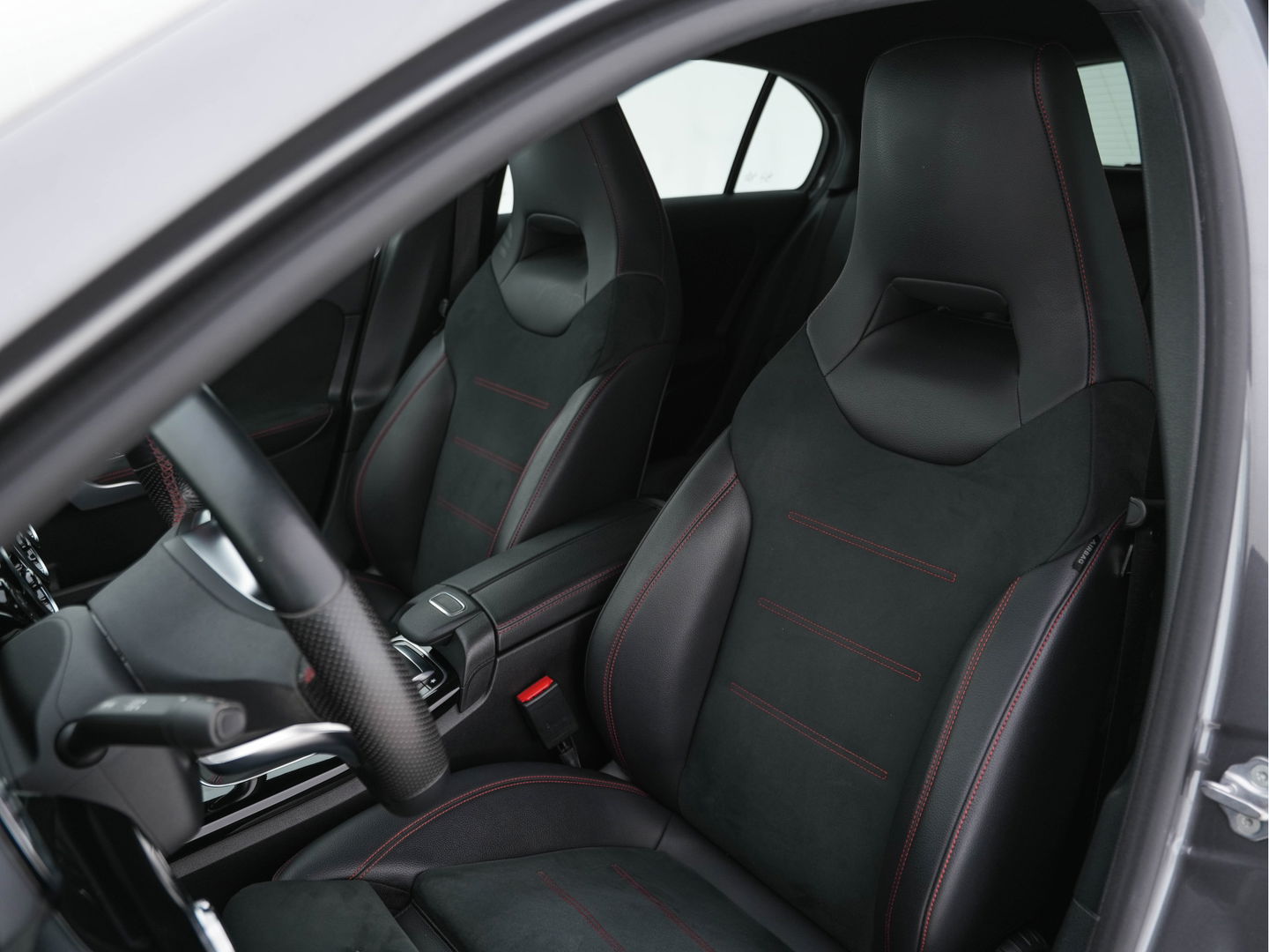 Mercedes-Benz A-Klasse 180 Business Solution AMG-Sport-Pack *PANO | WIDE-SCREEN-COCKPIT | FULL-LED | LEATHER-MICROFIBRE | CAMERA | ECC | PDC | CRUISE | SPORT-SEATS | 18"ALU*