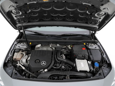 Mercedes-Benz A-Klasse 180 Business Solution AMG-Sport-Pack *PANO | WIDE-SCREEN-COCKPIT | FULL-LED | LEATHER-MICROFIBRE | CAMERA | ECC | PDC | CRUISE | SPORT-SEATS | 18"ALU*