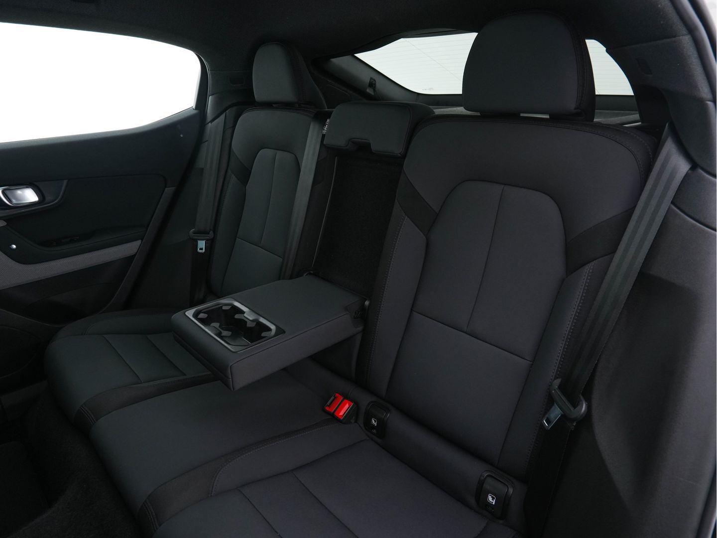 Polestar 2 Long Range Dual Motor Launch Edition 78kWh [ 3-Fase ] (INCL-BTW) *PANO | HARMAN/KARDON-AUDIO | FULL-LED | TOPVIEW | BLINDSPOT |  KEYLESS | MEMORY-PACK | ADAPT.CRUISE | CARPLAY | HEATED-SPORTSEATS | DIGI-COCKPIT | 20"ALU*