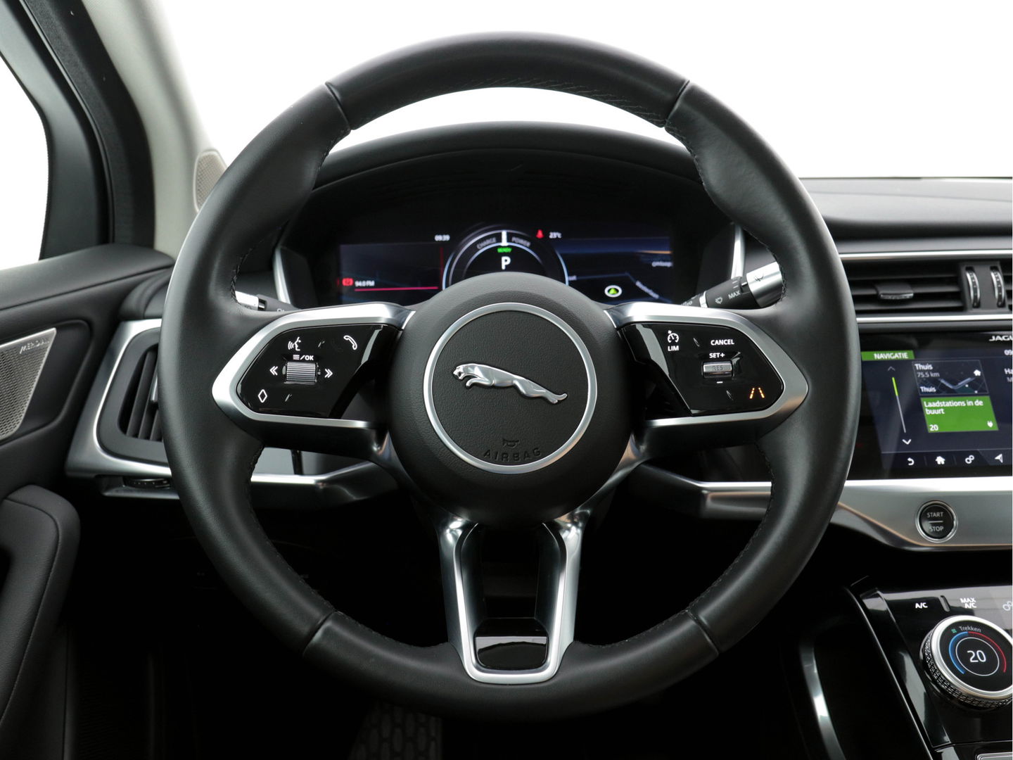 Jaguar I-PACE EV400 S 90 kWh AWD (INCL-BTW) *FULL-LED | LUXURY-LEATHER | NAVI-FULLMAP | CAMERA | KEYLESS | MERIDIAN-AUDIO | CRUISE | WIFI | CARPLAY | DIGI-COCKPIT | DAB | HEATED/COOLED-SPORT-SEATS | ECC | PDC | 18"ALU*